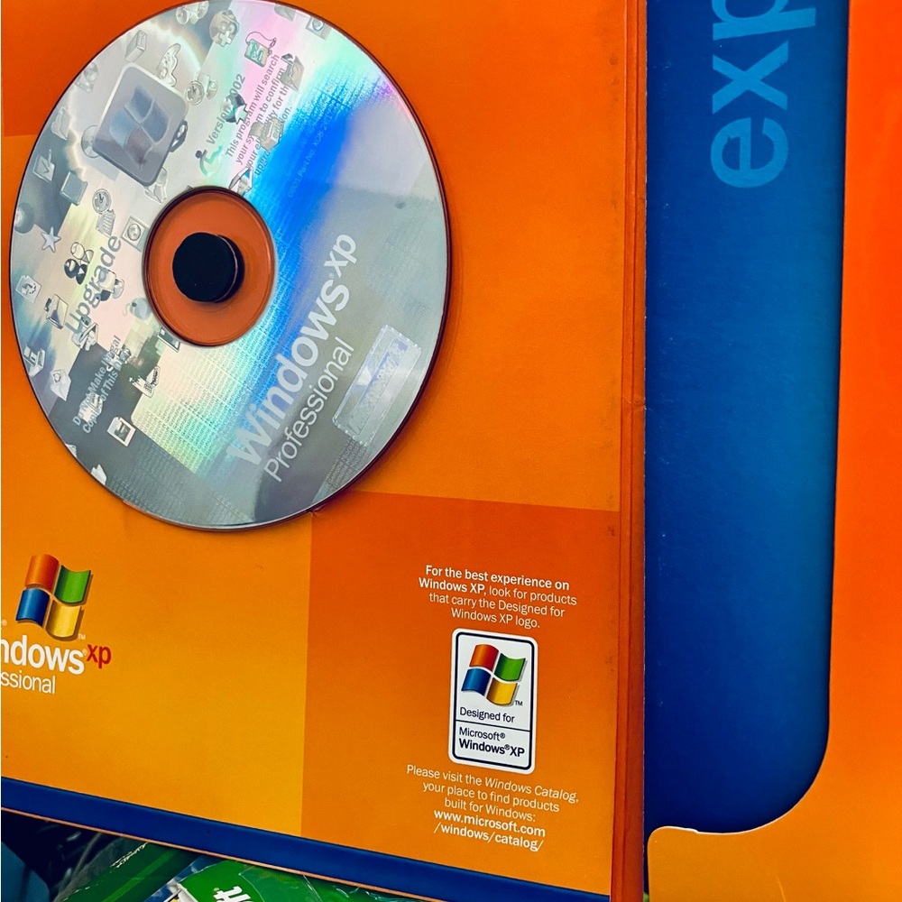 Windows XP Home Upgrade Edition  Complete & In The Box Upgrade - Picture 3 of 3